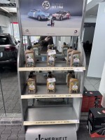 5589.18 => 1 Verkaufsregal mit 5 Liter Motor&ouml;l 0W-20 und 6 Liter Motor&ouml;l 0W-30