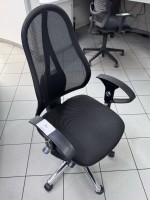 1 chaise pivotante avec accoudoirs