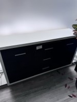 1 chest of drawers