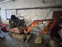 1 minigraver Schaeff HR02, bouwjaar 1989, 1370 kg met graafbak, 30 cm en slootbak