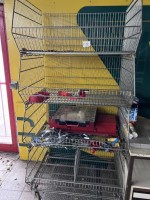 1 rack à paniers grillagés, 4 niveaux, mobile