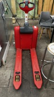 5690.13 => 1 Elektrodeichselhubwagen Linde MT 15, Bj. 2022, Tragkraft 1,5 t, ca.44 BStd.