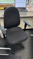 5590.4 => 1 Drehstuhl mit Armlehnen