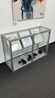 1 个展示柜
