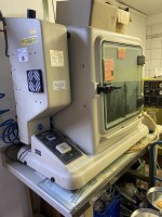 1 lote de equipos de laboratorio desechados o defectuosos