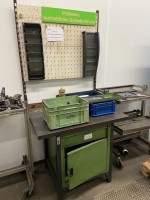 1 banco da lavoro con pannello portautensili
