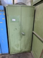3 धातु उपकरण अलमारियाँ