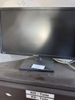 1 geniş ekran TFT monitör