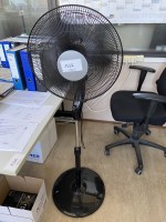 1 Honeywell स्टैंड फैन