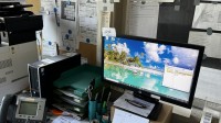 1 PC HP (sans disque dur) avec moniteur TFT grand écran HP 23 pouces et lecteur de codes-barres - enlèvement après autorisation