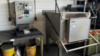 فرن تقسية Nabertherm N161، سنة الصنع 1988، على حامل مع وحدة تحكم Nabertherm