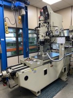 1 rectifieuse de coordonnées Moore TM avec commande GE Fanuc Series 15-M, armoire à tiroirs métallique avec palpeurs, PC HP (sans disque dur) et moniteur TFT grand écran HP 23 pouces - enlèvement après autorisation
