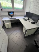 5646.16 => 1 Winkelkombination mit Aktenrollcontainer