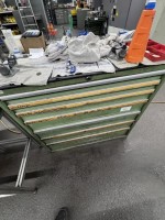1 armoire à outils métallique à tiroirs, 7 tiroirs