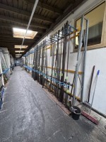 1 Pos. Regale zur aufrechten Lagerung des Stangenmaterials, ca. 50 lfd. m