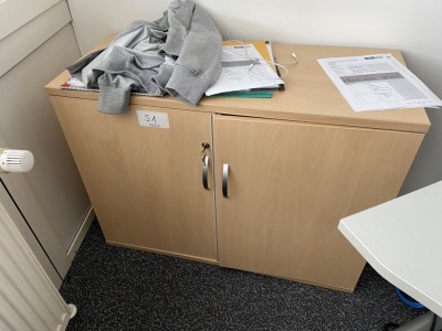 5429.51 => 1 Schreibtisch Linak, elektrisch höhenverstellbar mit Aktenrollcontainer und Aktenschrank