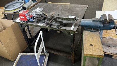 5429.150 => 1 Stahlarbeitstisch mit Schraubstock