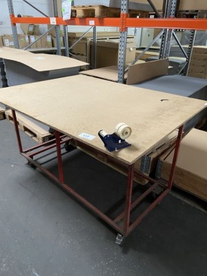 5429.471 => 3 Tische, teilweise fahrbar