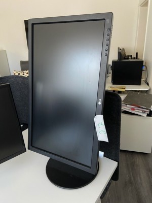 5418.27 => 1 Widescreen-TFT-Monitor LG, 24 Zoll