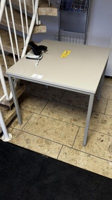 5486.2    =>   1 Tisch