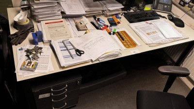 5486.48    =>   1 Schreibtisch Assmann mit Aktenrollcontainer Assmann