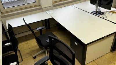 5486.111    =>   1 Winkelkombination Assmann mit Aktencontainer