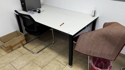 5486.114    =>   1 Schreibtisch Assmann