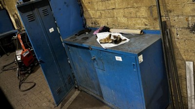 5486.164    =>   1 Metallschiebetürenschrank mit Spind