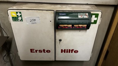 5486.200    =>   1 Erste-Hilfe-Schrank, wandmontiert