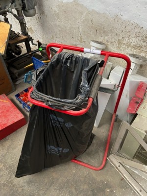 5467.72 ➤ 1 Müllsackständer