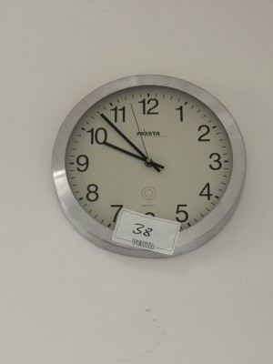 5449.38 => 1 Wanduhr