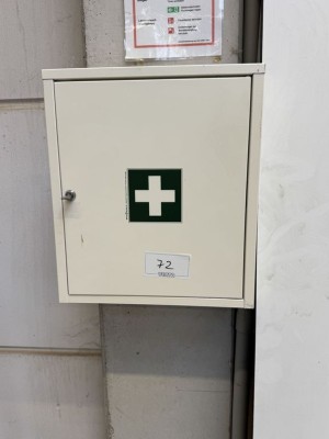 5449.72 => 1 Erste-Hilfe-Schrank, wandmontiert