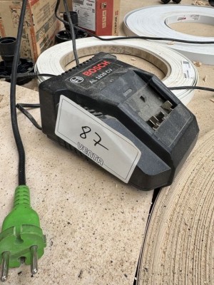 5449.87 => 1 Akku-Ladegerät Bosch AL 1820 CV