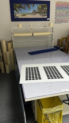 5492.18 => 1 Folienabrollständer mit Schneidetisch