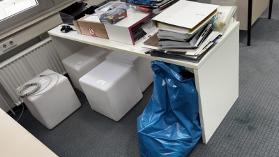 5492.110 => 1 Tisch mit 5 Sitzwürfeln