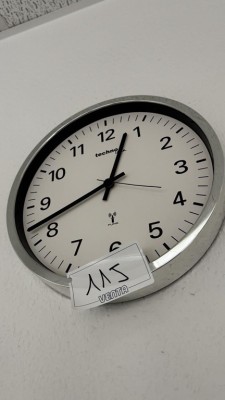 5492.115 => 1 Funkwanduhr (Glas fehlt)