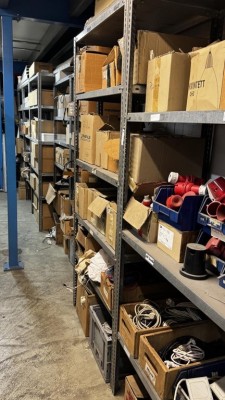 5492.200 => 1 Pos. Fachbodenregale, ca. 12 lfm.