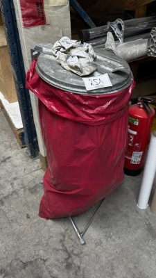 5492.251 => 1 Müllsackständer