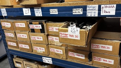 5492.257 => 1 Pos. Halogenleuchten und Leuchtstoffröhren mit Zubehör