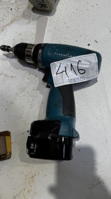 5492.416 => 1 Akku-Schrauber Makita mit Akku (geklebt)