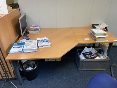 5524.42        ==>.   1 Winkelschreibtisch