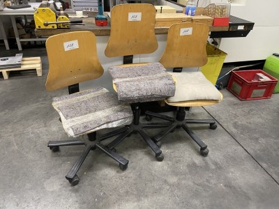 5524.158        ==>.   5 Arbeitsdrehstühle mit 1 Tisch