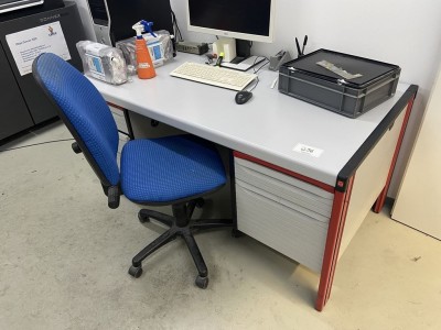 5524.296        ==>.   1 Schreibtisch mit Drehstuhl