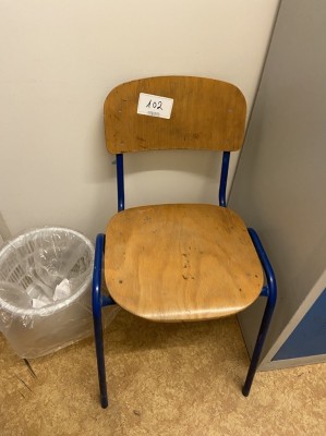 5280.102 => 2 Stapelstühle