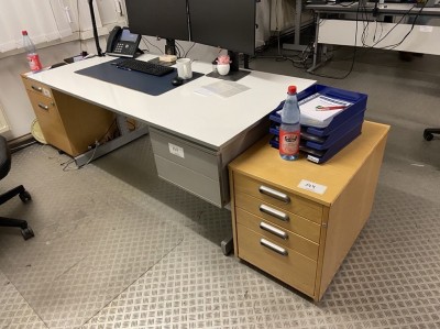 5280.144 => 1 Schreibtisch mit 2 Aktenrollcontainern