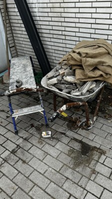 5509.119 => 1 Schubkarre (Mit Inhalt)