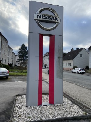 5528.177 => 1 Werbesäule Nissan