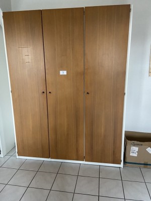 5574.8     =>   1 Aktenschrankwand, ca. 1,5 lfd. m