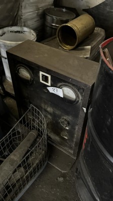 5562.87 => 1 Pos. ausrangierte Maschinenteile und Elektromotoren