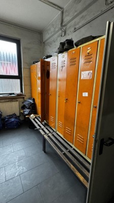 5562.89 => 1 Pos. Spinde, 5x4-türig und 2x2-türig